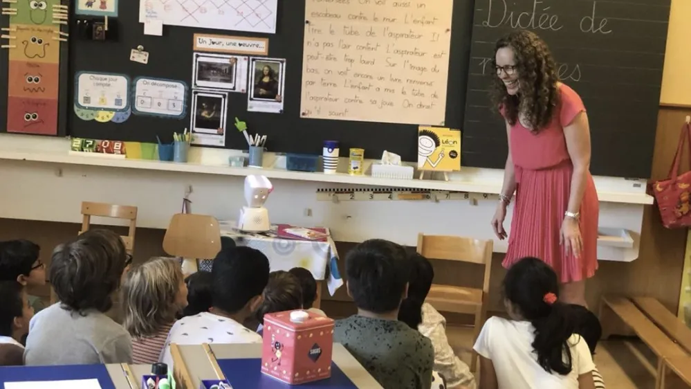 Robot AV1 à l'école