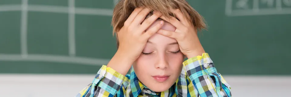 petit garçon à l'école