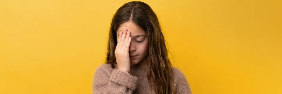 adolescente souffrant du covid-long