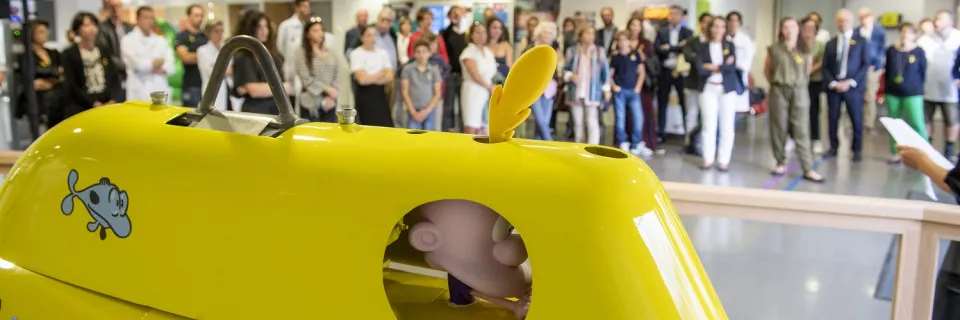 Inauguration du sous-marin Smile for CANSEARCH offert aux HUG